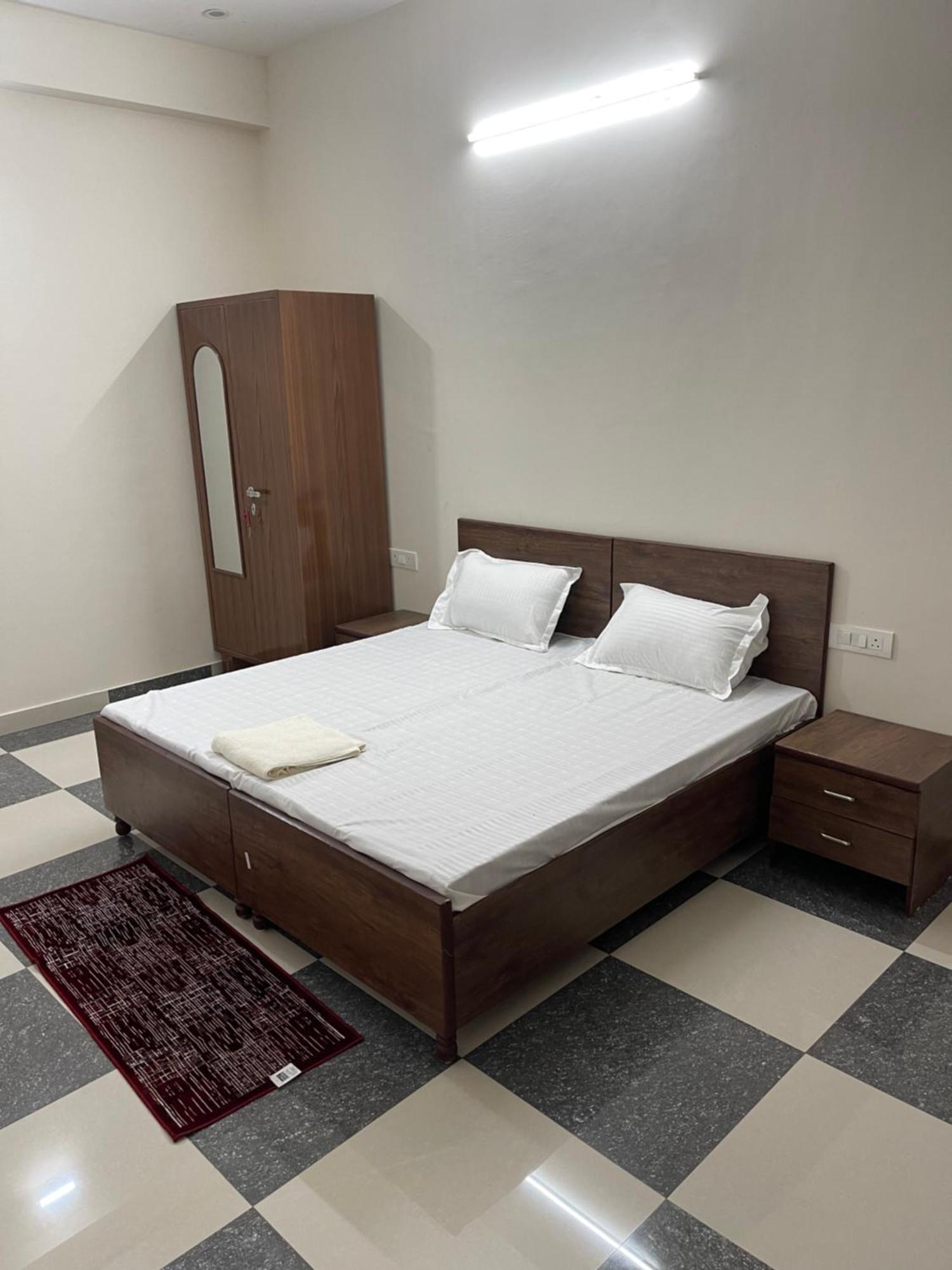 Shrinath Residency Hotel Greater Noida Eksteriør billede