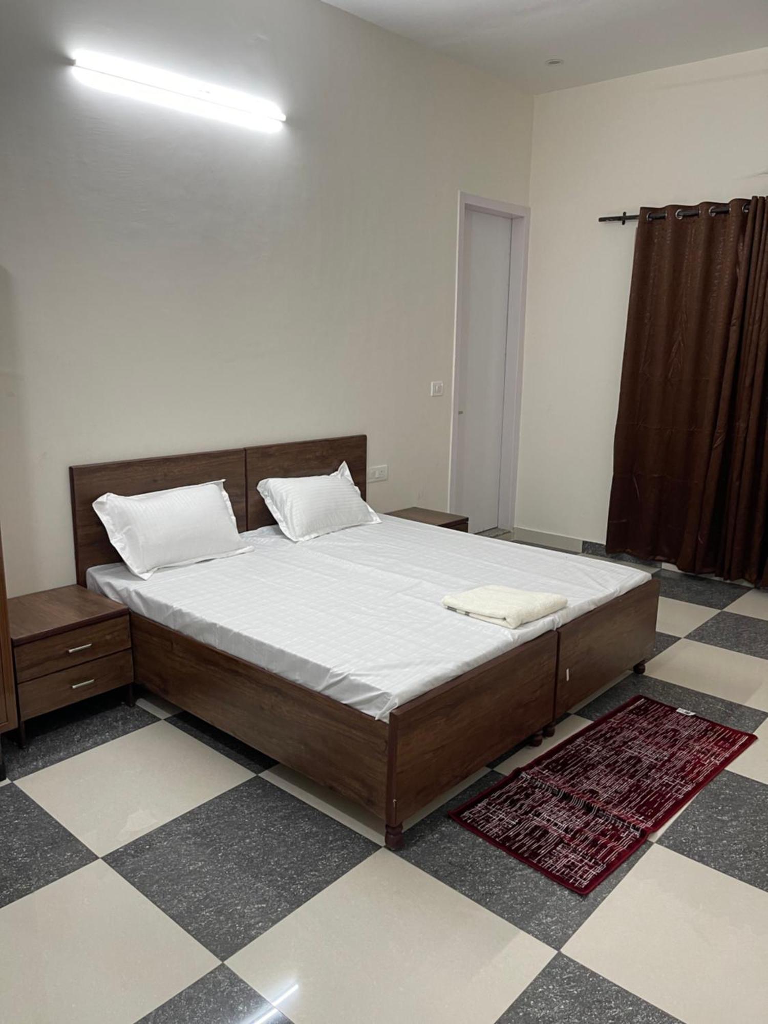 Shrinath Residency Hotel Greater Noida Eksteriør billede